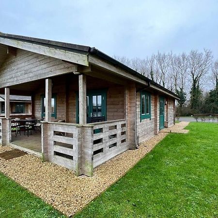 Lilly Lodge, Lake Pochard South Cerney Exterior foto